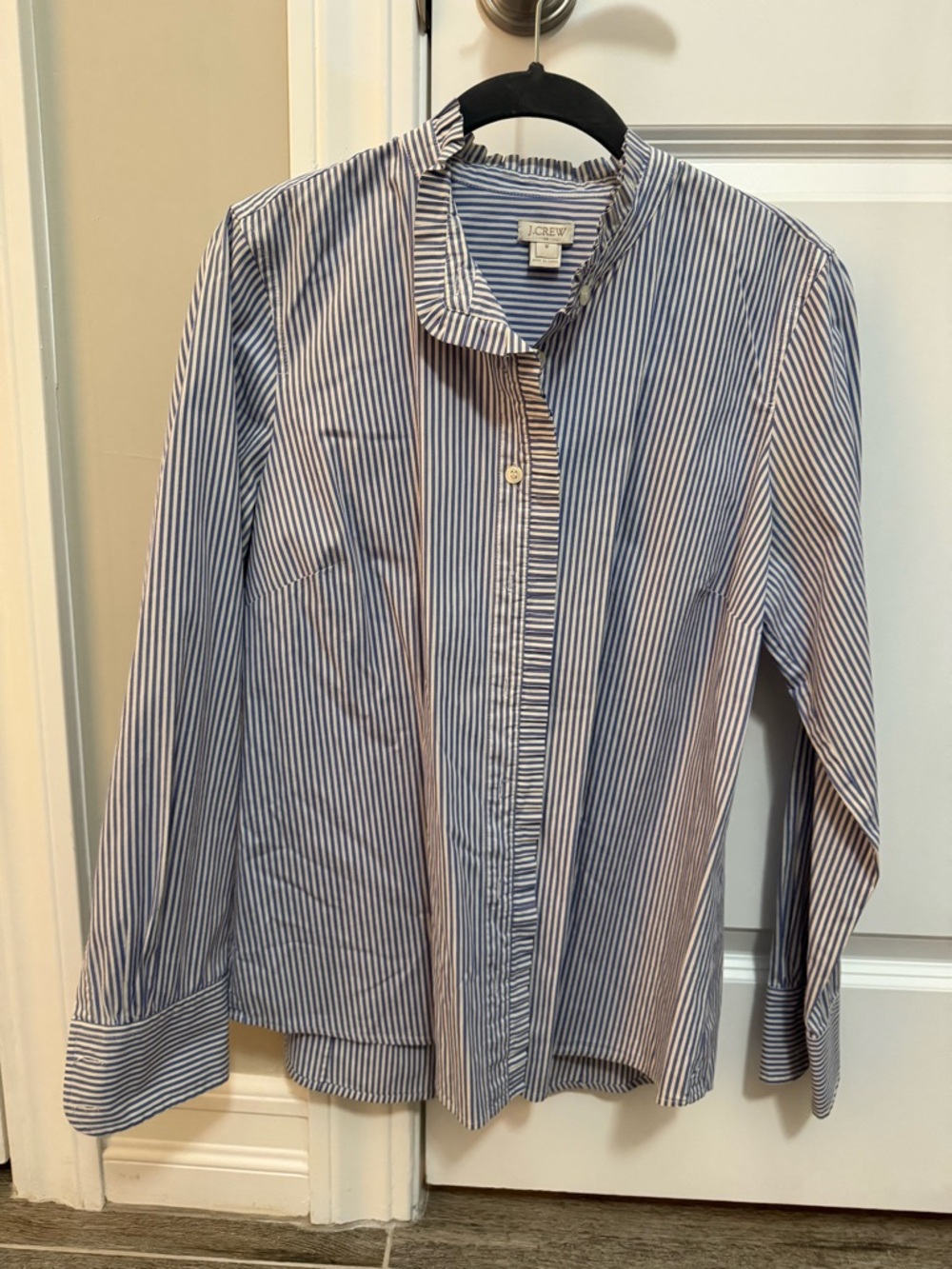 J. Crew Women’s Light Blue Button-Down Shirt - Picture 5 of 5